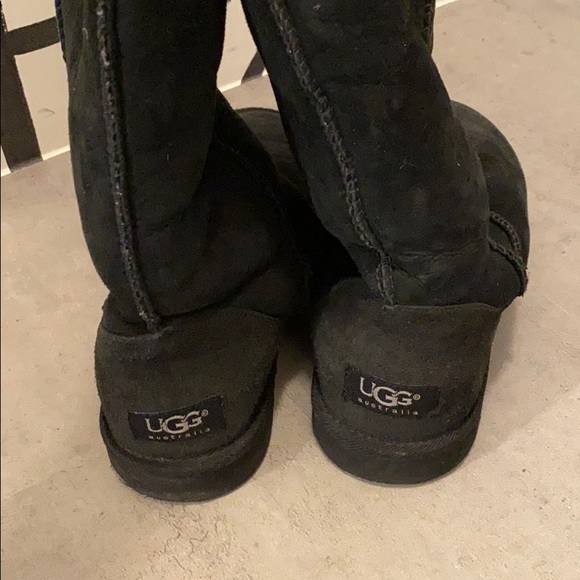 Uggs - Picture 2 of 4